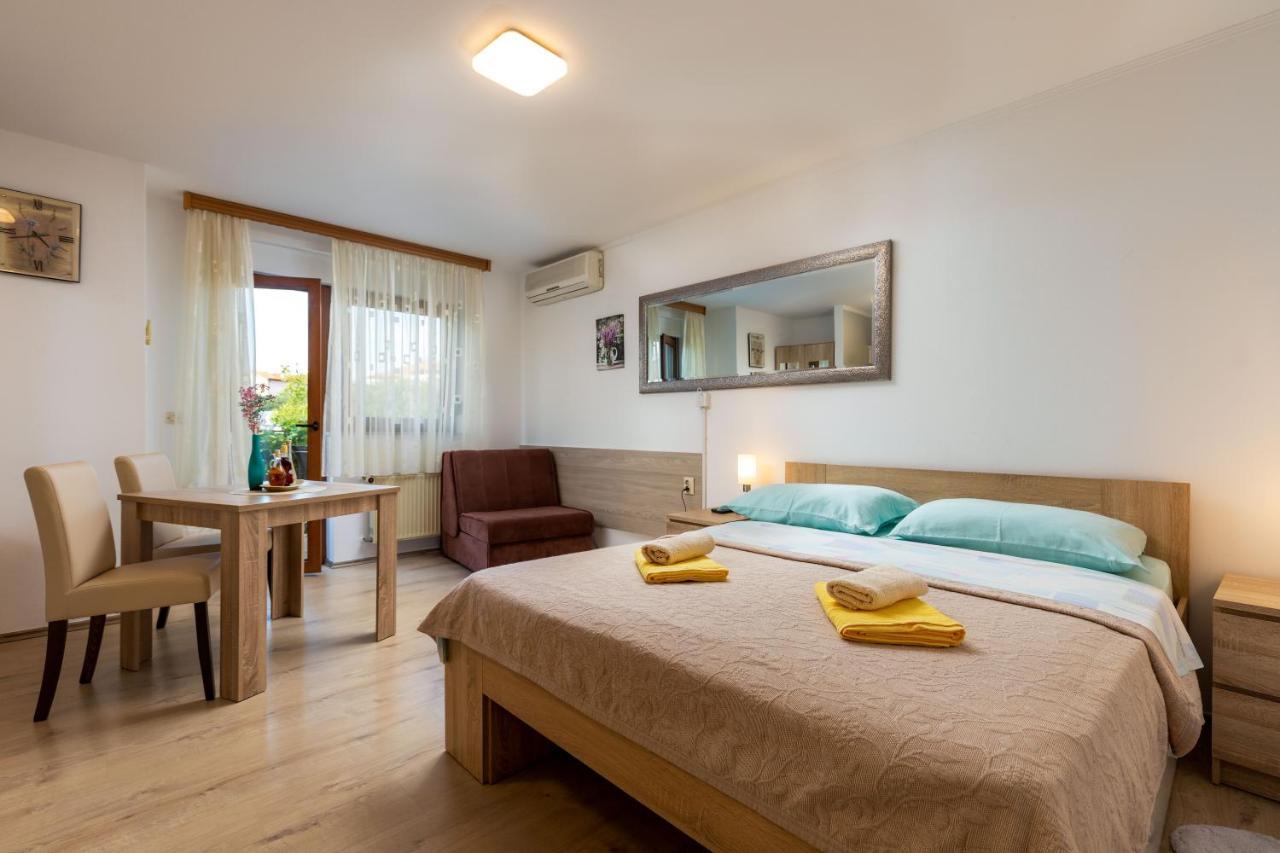 Apartments Kristina Ρόβινι Εξωτερικό φωτογραφία