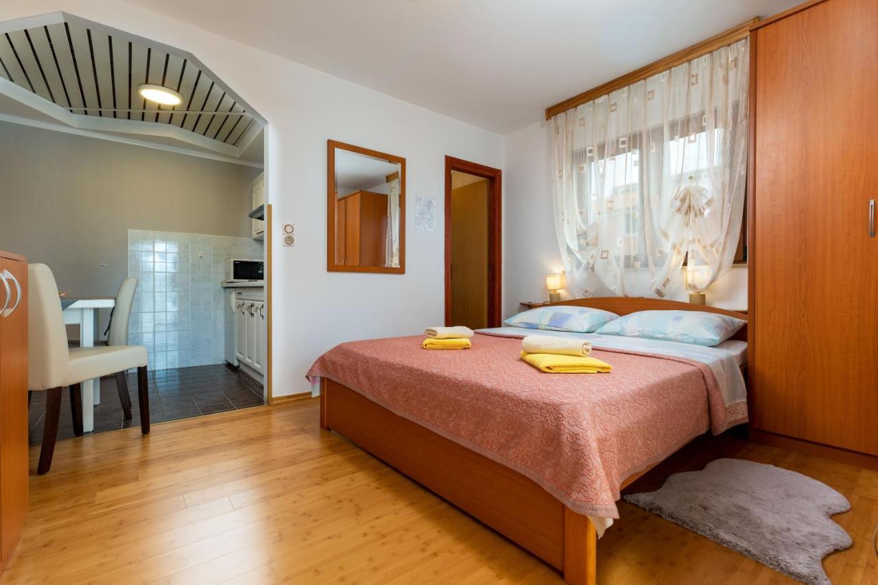 Apartments Kristina Ρόβινι Εξωτερικό φωτογραφία